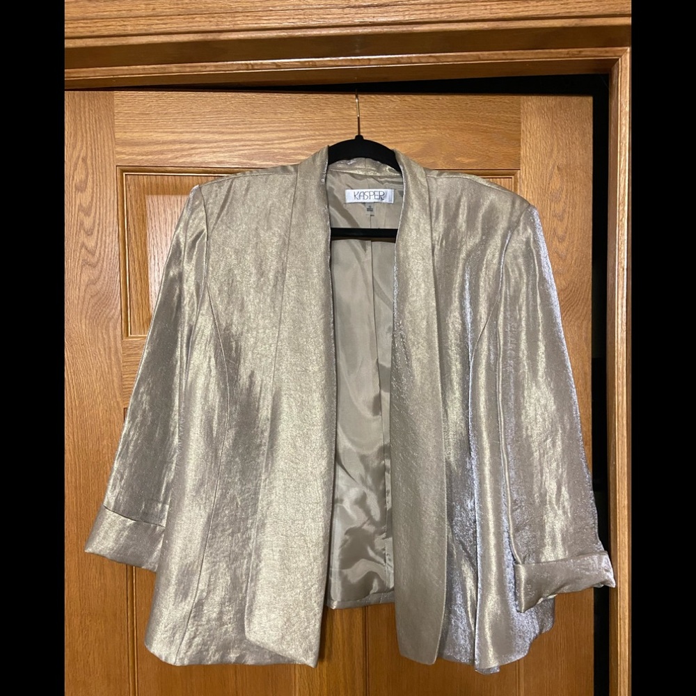 Beautiful Kasper gold shimmer blazer size 18
